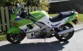 2000 Kawasaki ZZR 600 photo